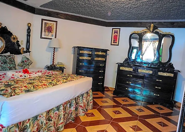 Hotel Gloriana And 3*