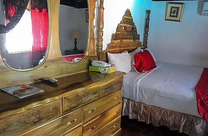 Hotel Gloriana And 3*